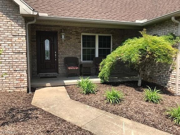 2nd image of 123 Lewis Pointe Dr