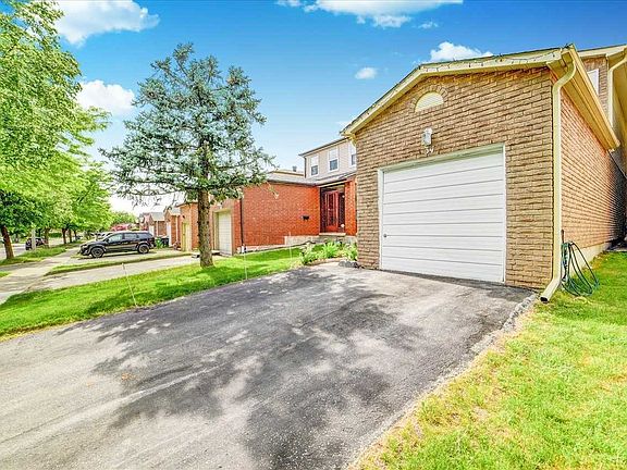 2nd image of 34 Ponymill Dr