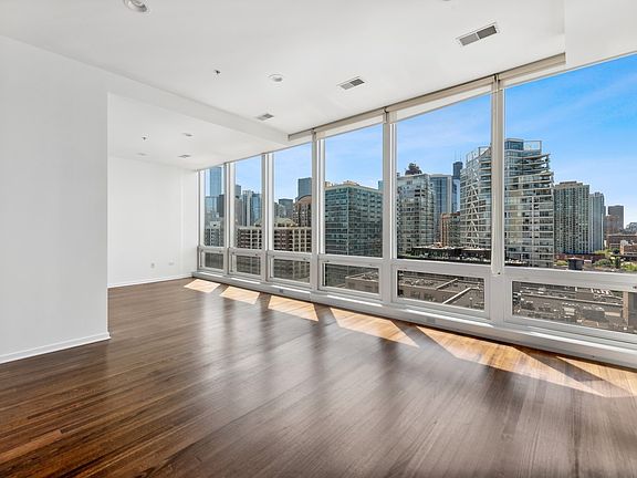 4th image of 500 W Superior St Unit 1105