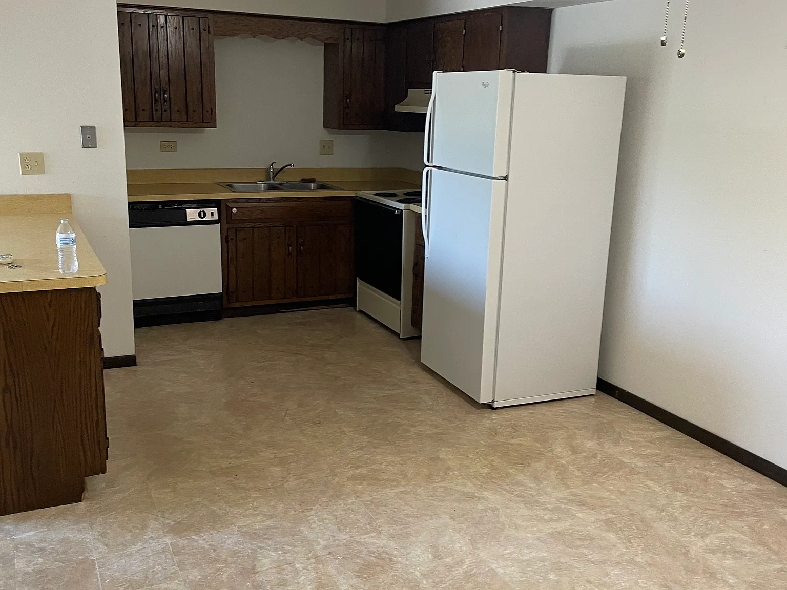 2 bed, 900 sqft, $1,695 — Photo 1