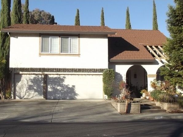 4396 N Sweetbriar Ct