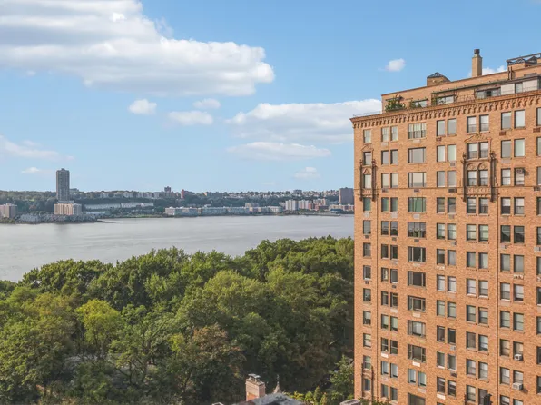100 Riverside Drive image 1 of 10