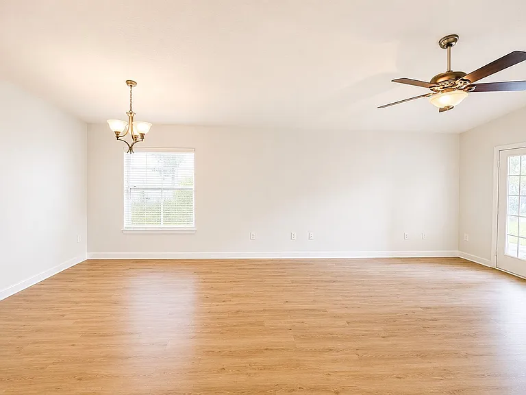 2351 Holly Pine Cir — Photo 7