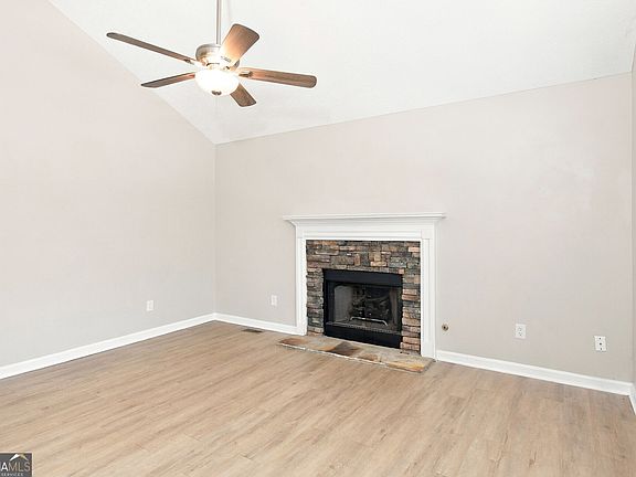 3rd image of 78 Summer Lake Pl