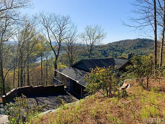3rd image of 144 Toxaway Trce