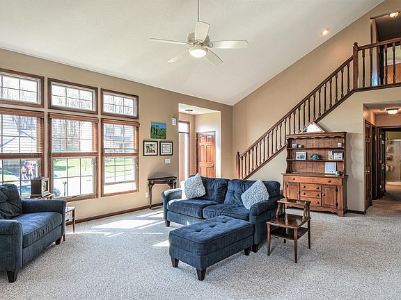 2nd image of 400 Highbanks Valley Ct