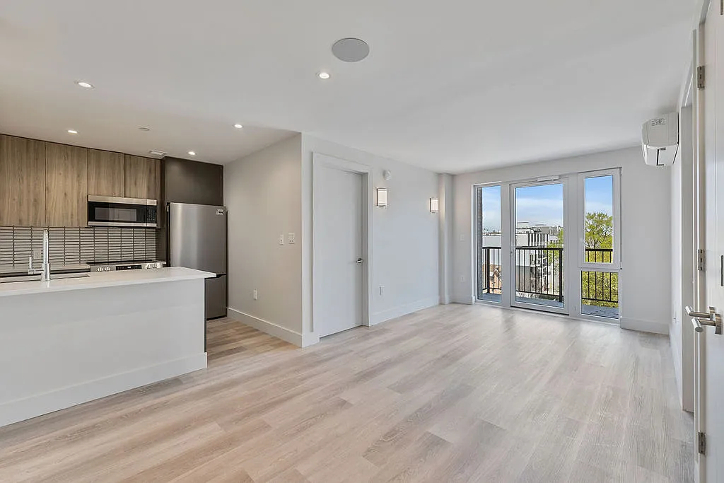 2605 Snyder Avenue — Photo 2