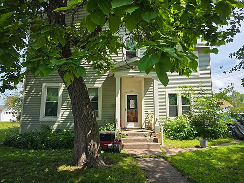 1320 1st St N Photo 1