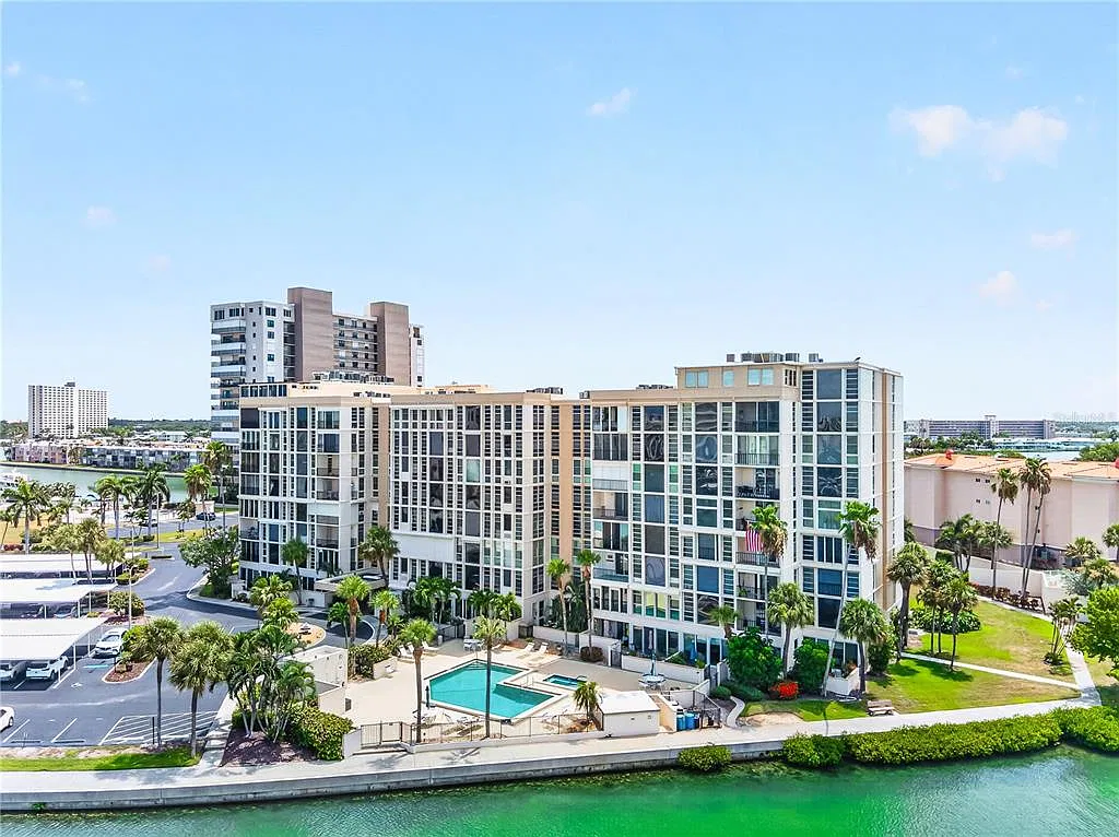 7400 Sun Island Dr — Photo 3