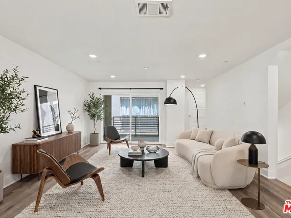5262 N Rainier Way, Valley Village, CA 91607