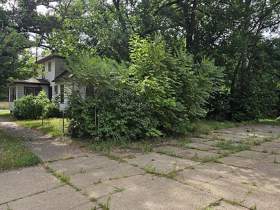 5th image of 630 Pavone St