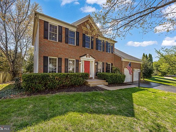 4th image of 15572 Atterbury Ct