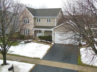 653 David Ln, Carol Stream, IL 60188