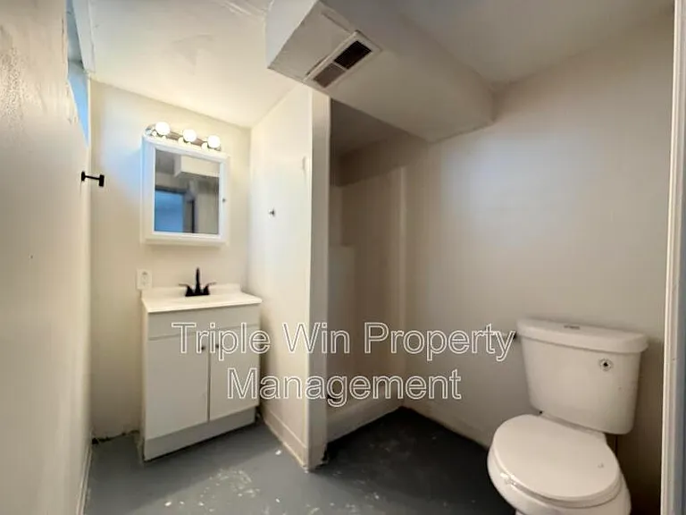 2257 Luxmore Dr — Photo 44