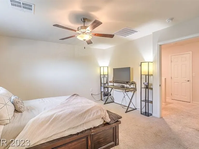 7431 Sunray Point St — Photo 21