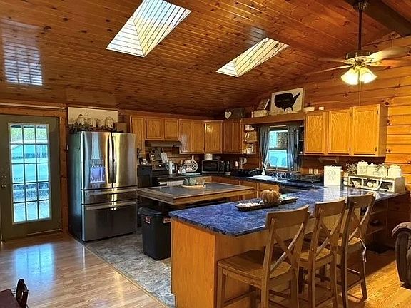 2nd image of 823 Money Run Road