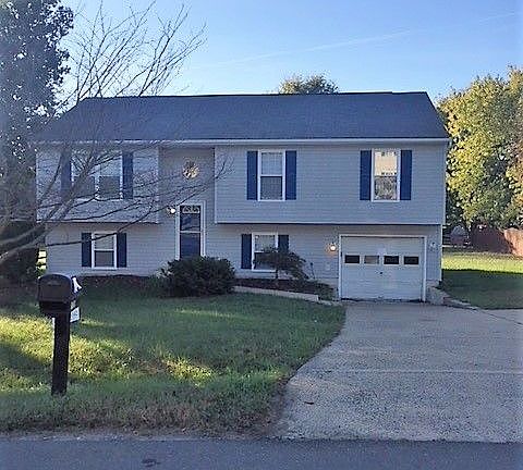 3rd image of 11724 Camelot Way
