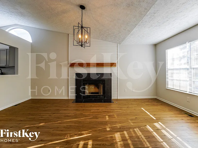 2333 Hunterstown Dr — Photo 4