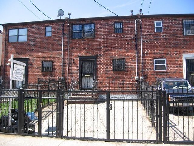 Solib Brick One Family Home!