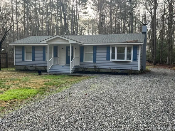 596 Lancelot Dr, Reedville, VA 22539
