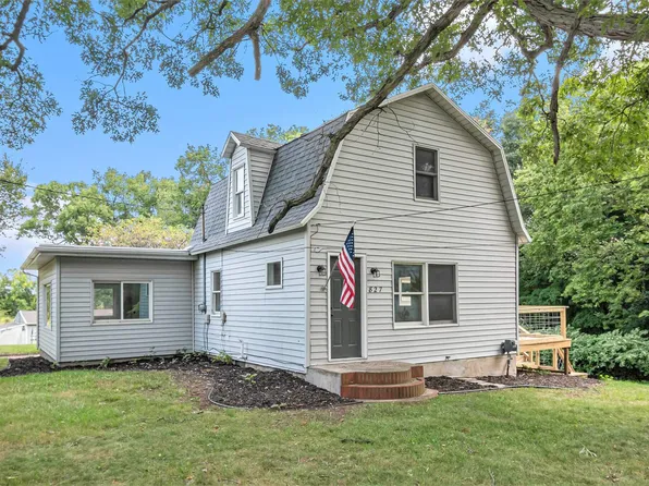 827 E Washington St, Ionia, MI 48846