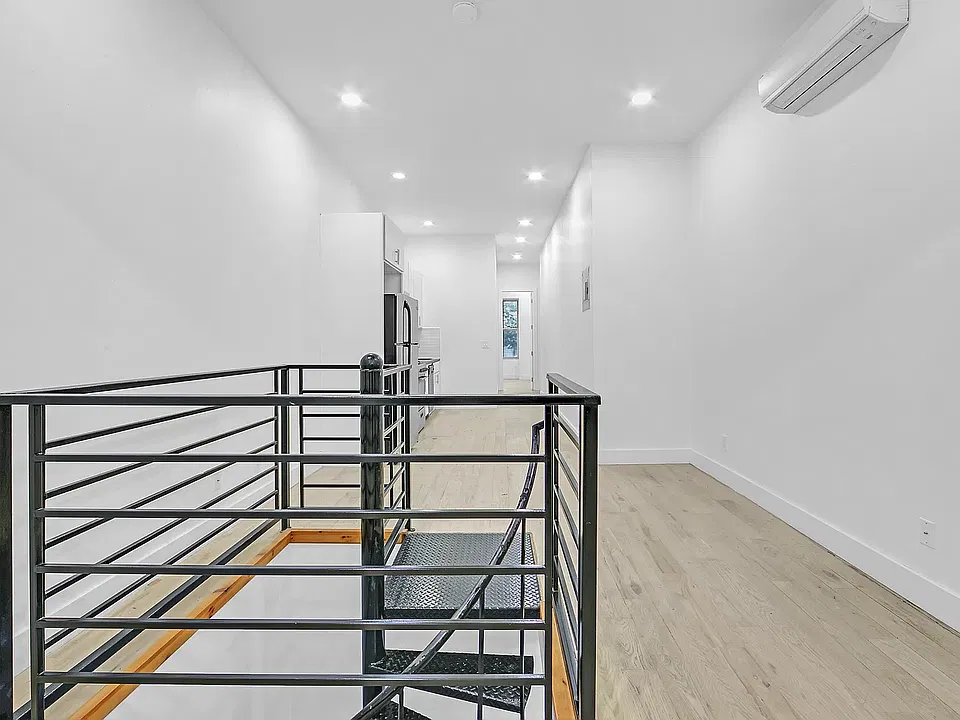 157 Wilson Ave #1RF