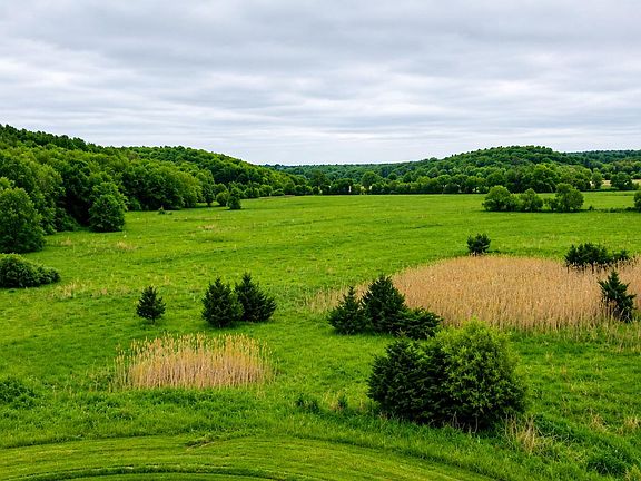 3rd image of 492 Black Meadow Road