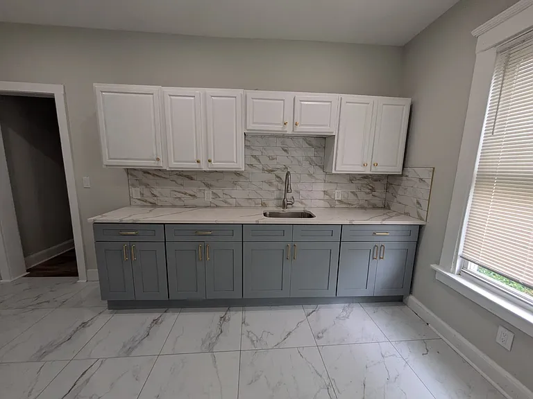 350 Davenport Ave #1 — Photo 5