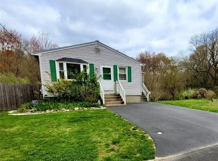 78 Perkins Ave, Cranston, RI 02910