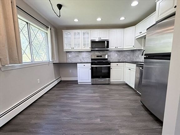 4th image of 19 Fernview Ave APT 6