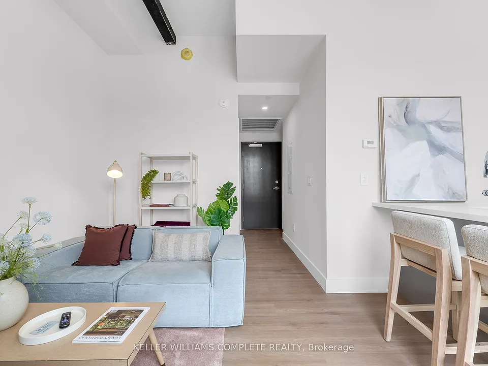 56 York Blvd #211
