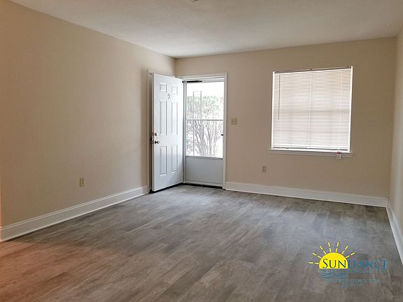 2nd image of 14 Wright Pkwy #2