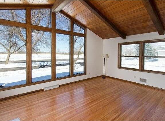 2nd image of 5009 W 98th Street