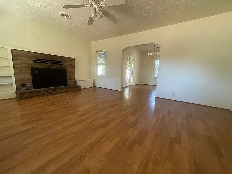 720 E Lassen Ave — Photo 4