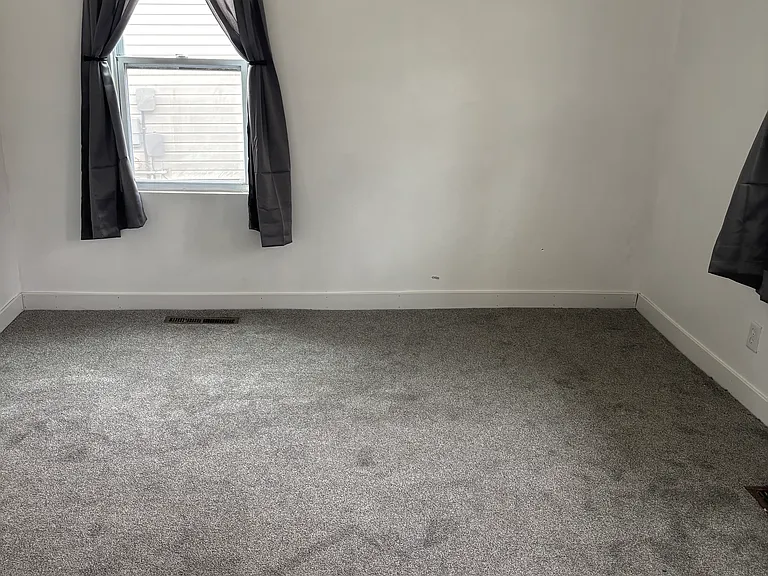 910 Hill St — Photo 4