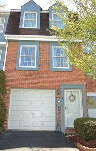 7 Shadow Dr, Pittsburgh, PA, 15227