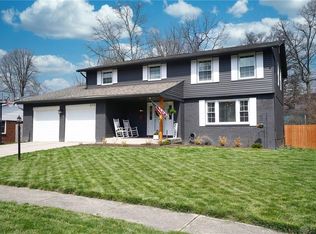 273 Royal Oaks Dr, Fairborn, OH 45324