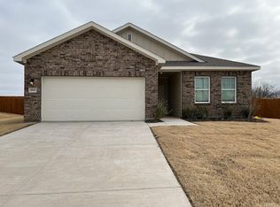 900 Lexington Ln, Nevada, TX 75173