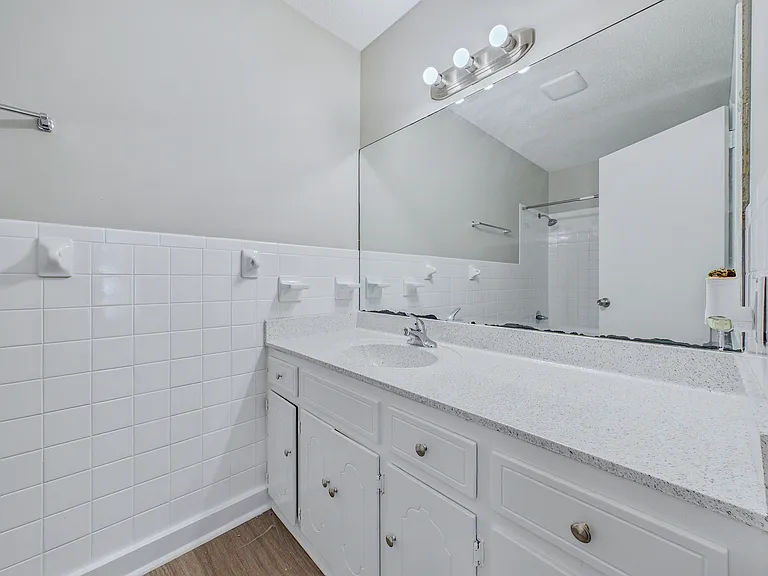 8210 Park Ave-37_06292026