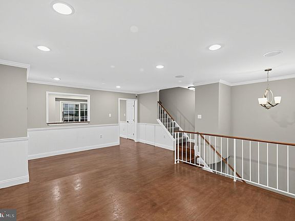 4th image of 10508 Oronoco Ln