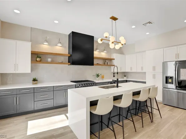 2461 Tour Edition Dr, Henderson, NV 89074