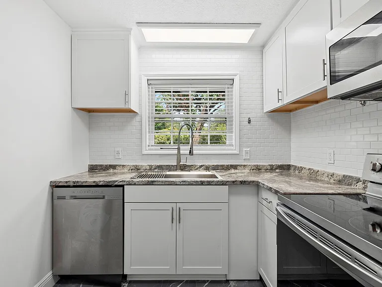 7900 Westheimer Rd #121 — Photo 13