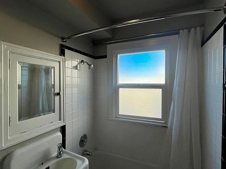 Villa Royalle by Star Metro — Photo 15