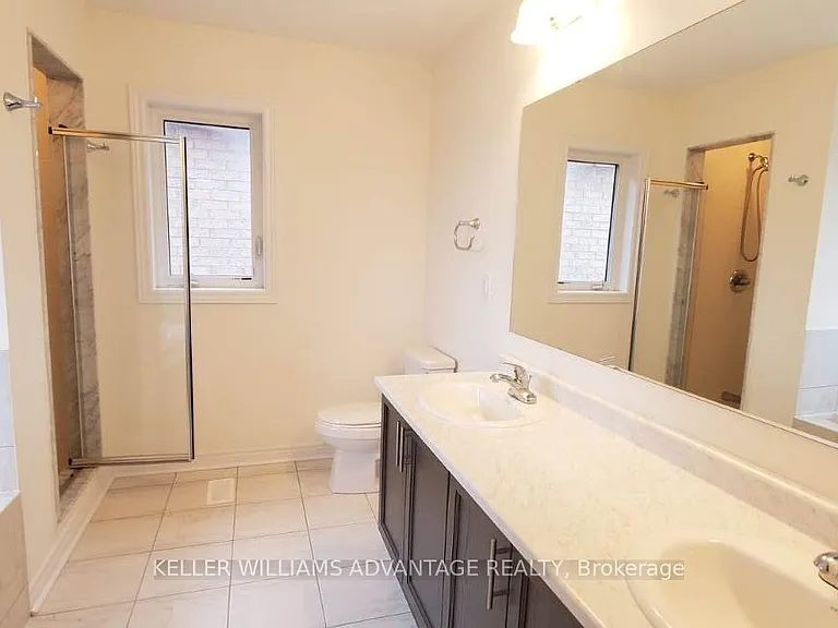 84 Little Britain Cres — Photo 12