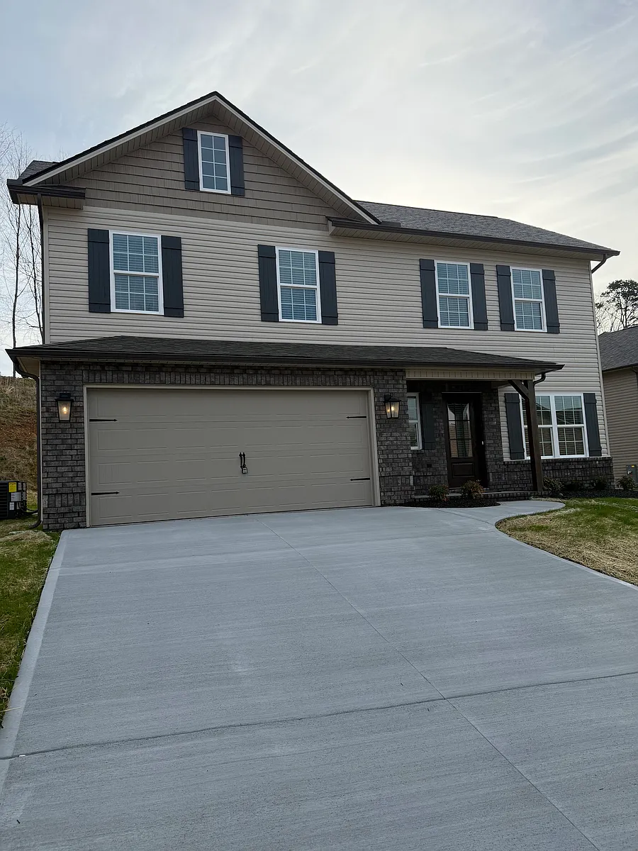 Photo 2 of 19 - 2626 Parkers Meadow Ln - Knoxville, TN Building Photo - 2626 Parkers Meadow Ln