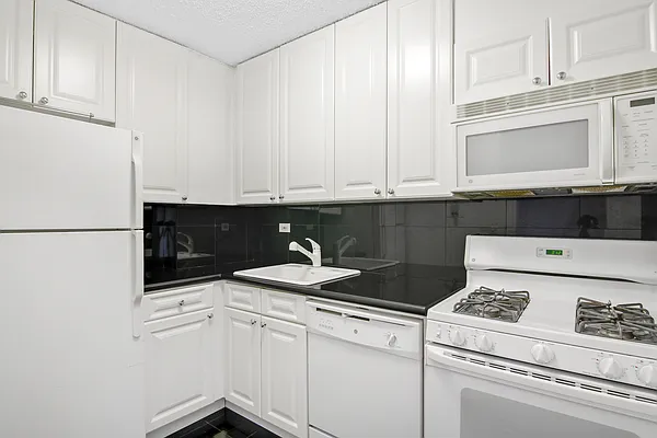 Rented by GoodRock Realty | media 1
