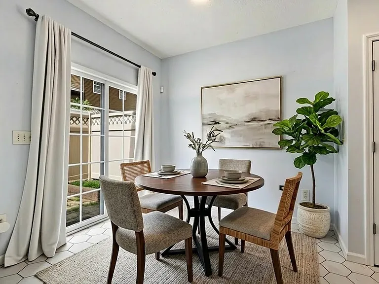 1021 Ashmore Dr — Photo 4