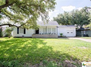 1805 E Park Ave, Victoria, TX 77901