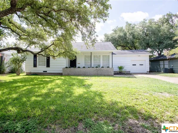 1805 E Park Ave, Victoria, TX 77901