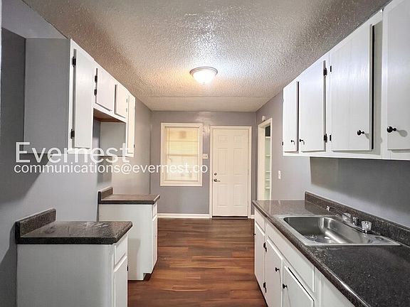 5th image of 284 E Holmes Rd